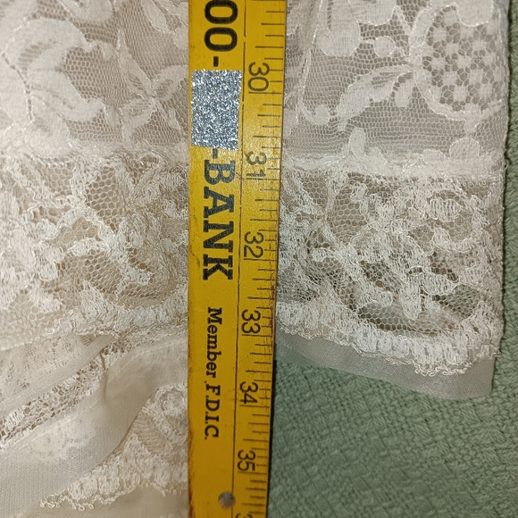 Vintage Vanity Fair Off-White Lace Full Slip. Made In USA. - Picture 15 of 16